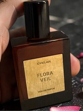 Cyklary Flora Veil Brown Perfume Oil